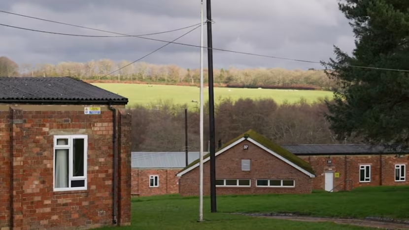 trai ti nan Crowborough 1