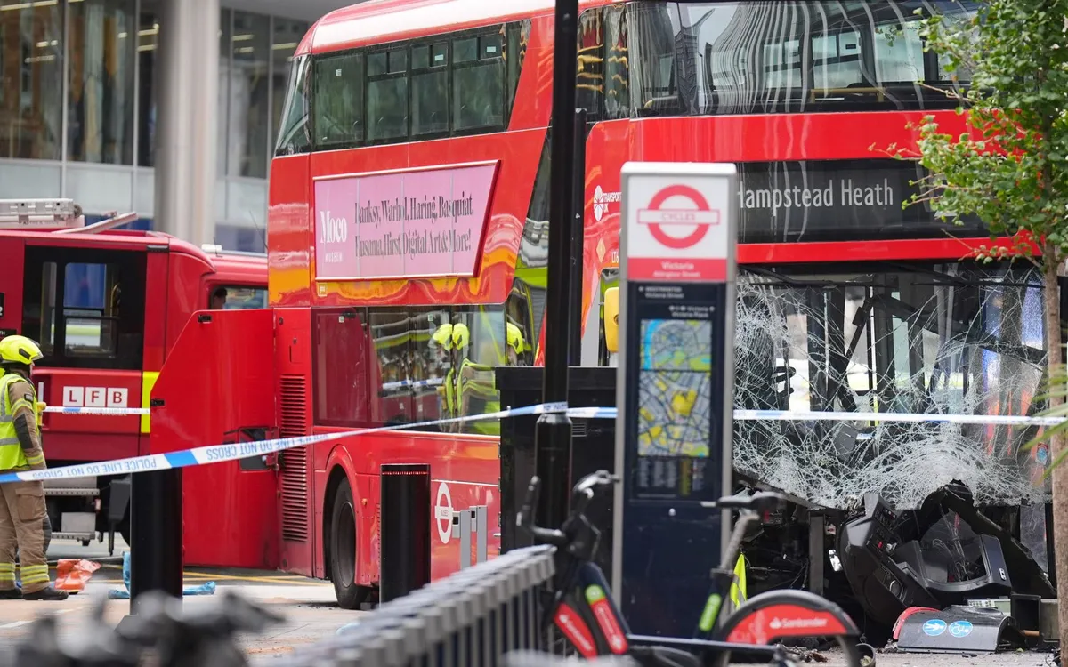 xe buyt london 1