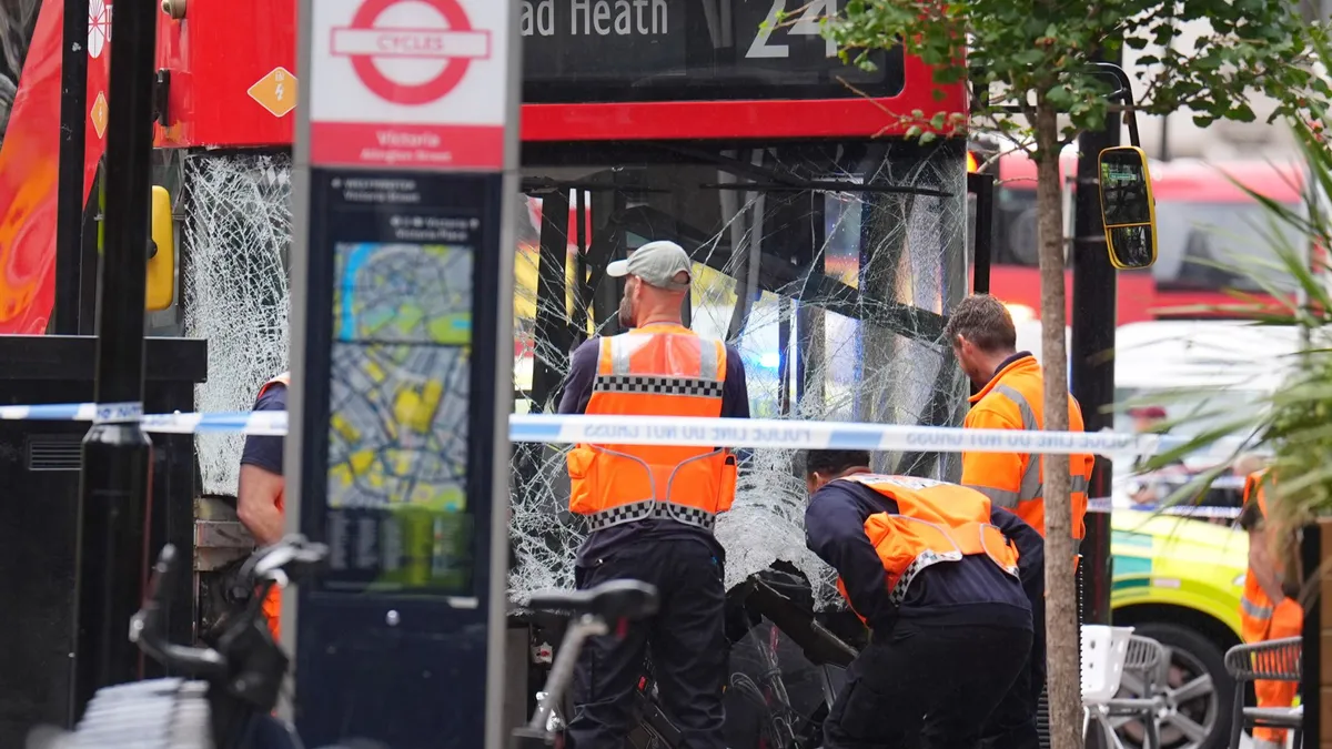 xe buyt london 1