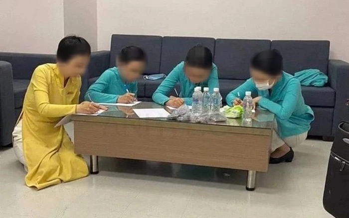 4 tiep vien hang khong 1