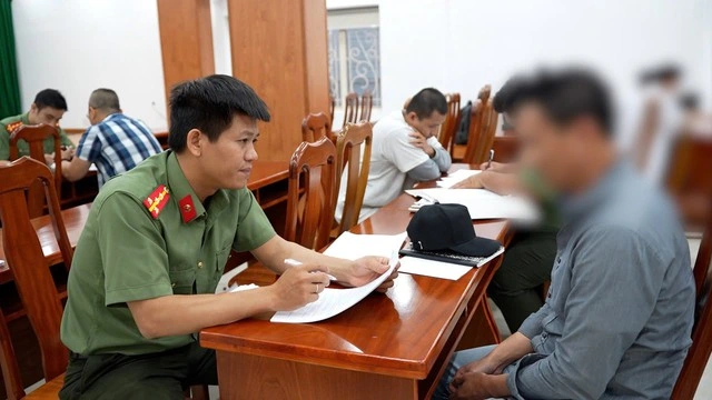 nguoi viet bi truc xuat sai gon 1