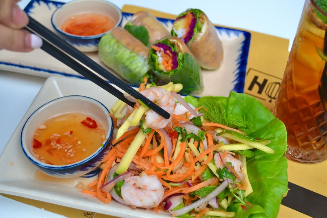 nha hang quang tri 1