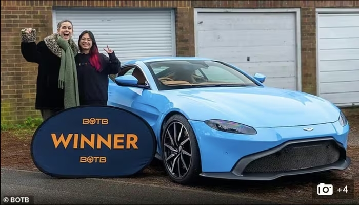 trung sieu xe aston martin 1