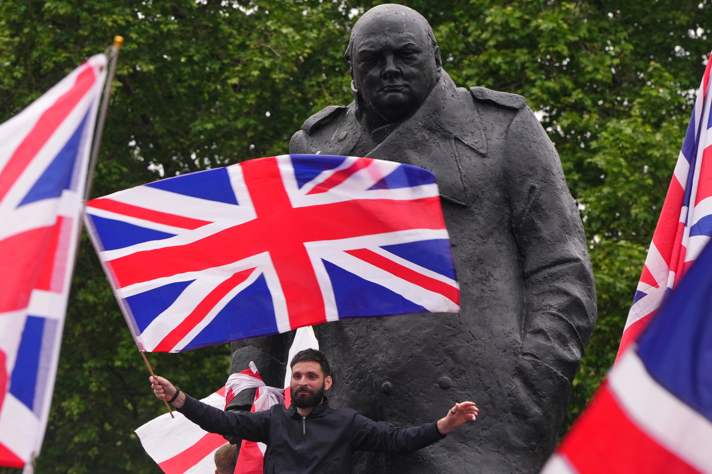 bieu tinh cuc huu o london 1