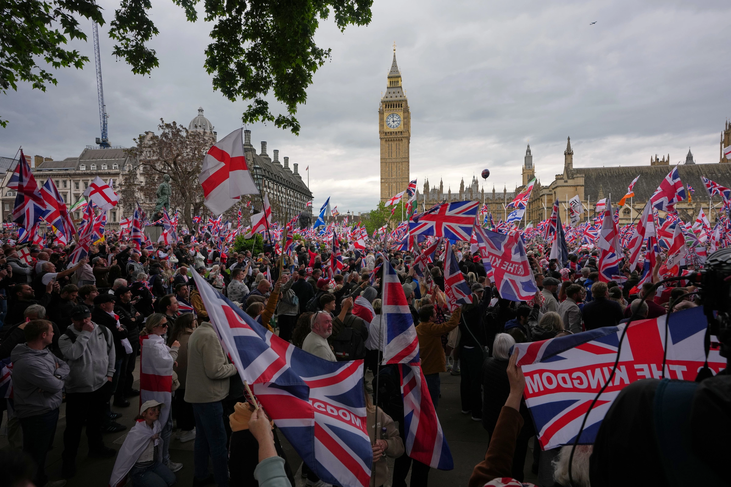 bieu tinh cuc huu o london 1