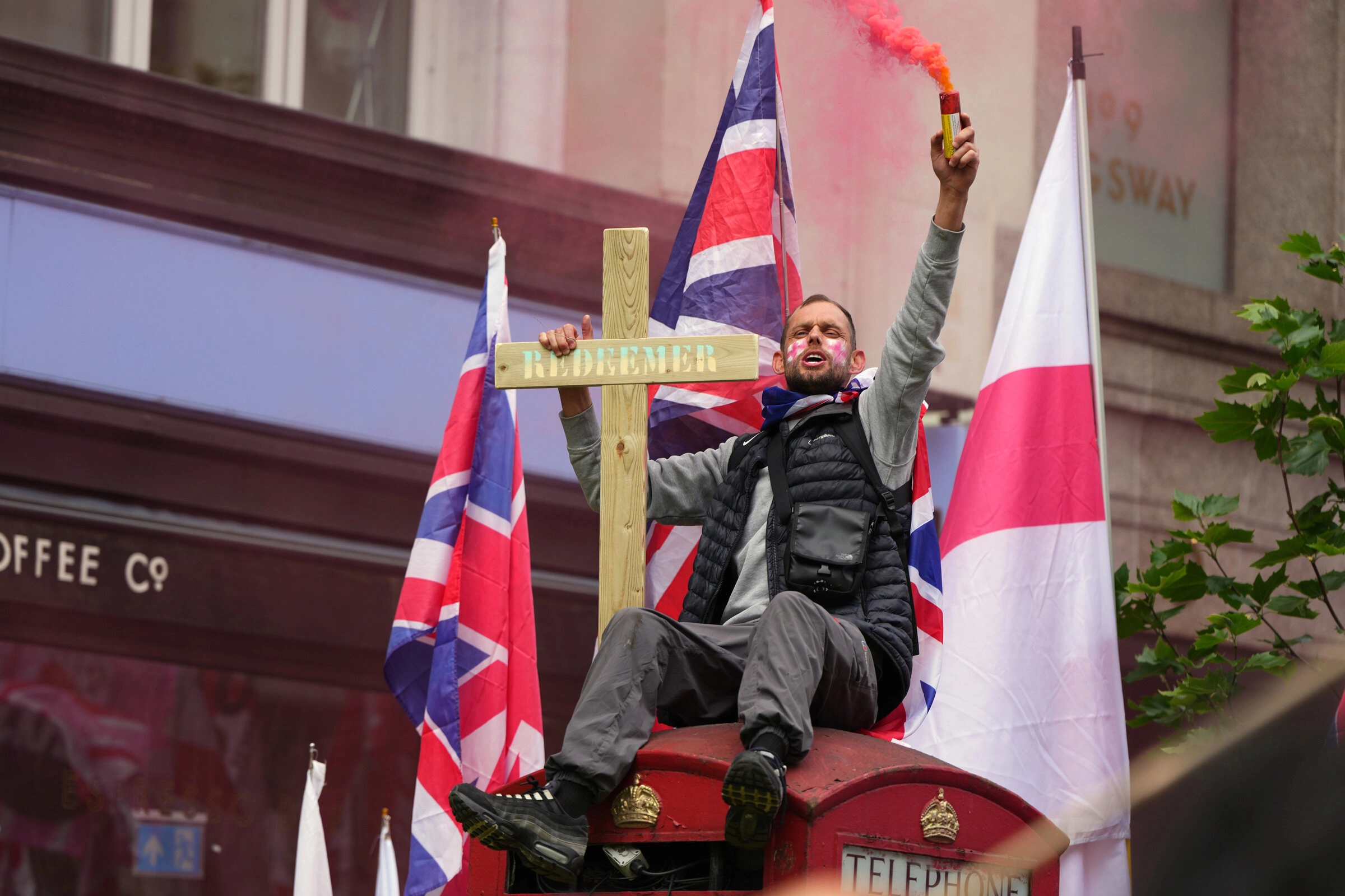 bieu tinh cuc huu o london 1