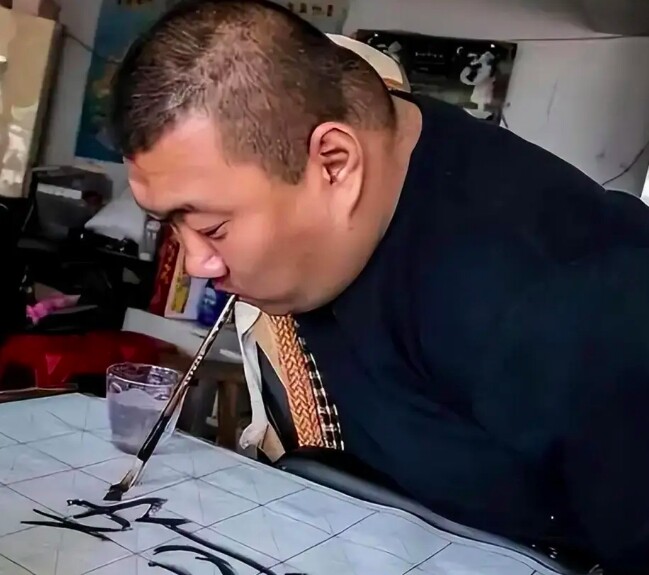nguoi hung khong tay khong chan 1