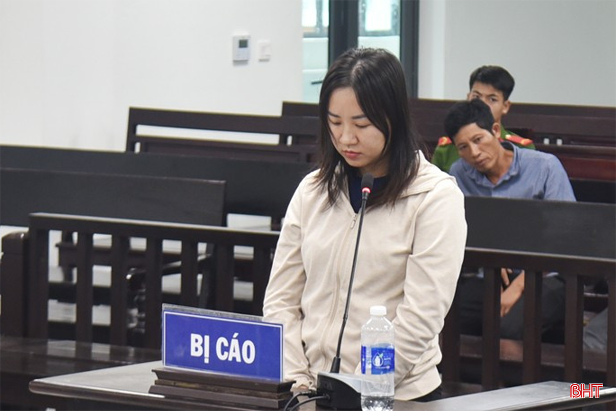 "Hot girl" Can Lộc bị 12 tháng tù vì đưa người đi nước ngoài trái phép