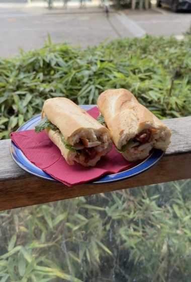 banh mi ban cong 4