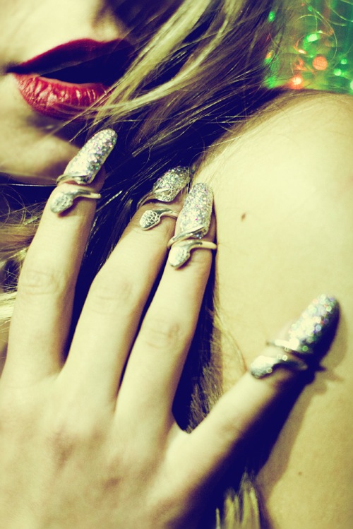 120731fanailring02-a3aa1