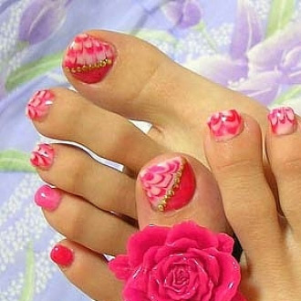 1289973236-nail-chan1