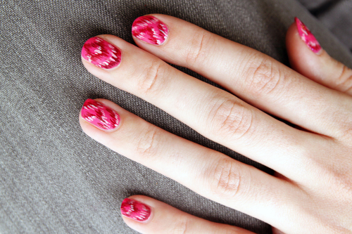 1329623997-nail-lamdep-eva3