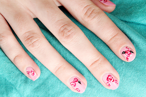 1329623997-nail-lamdep-eva7