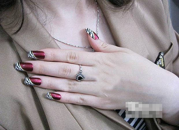 nailtre12jpg1321942080