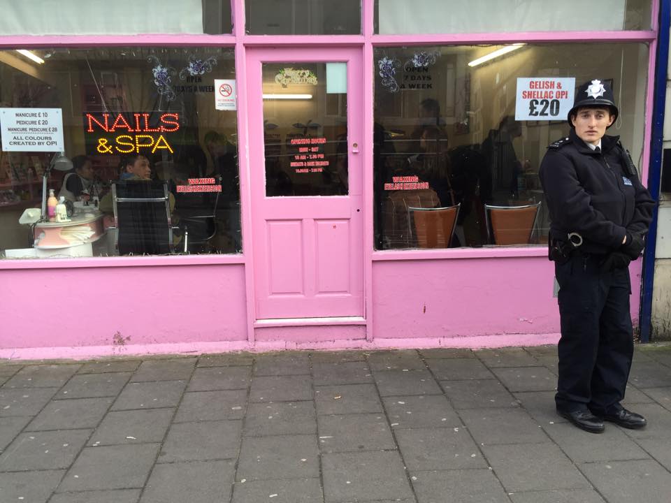 kiem tra tiem nail london uk